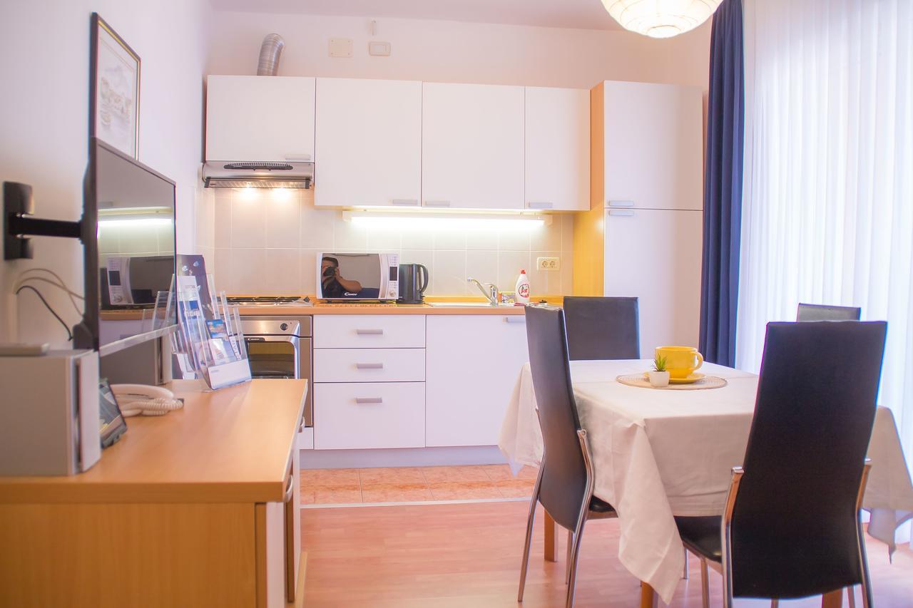 סופטאר Villa Midea חדר תמונה