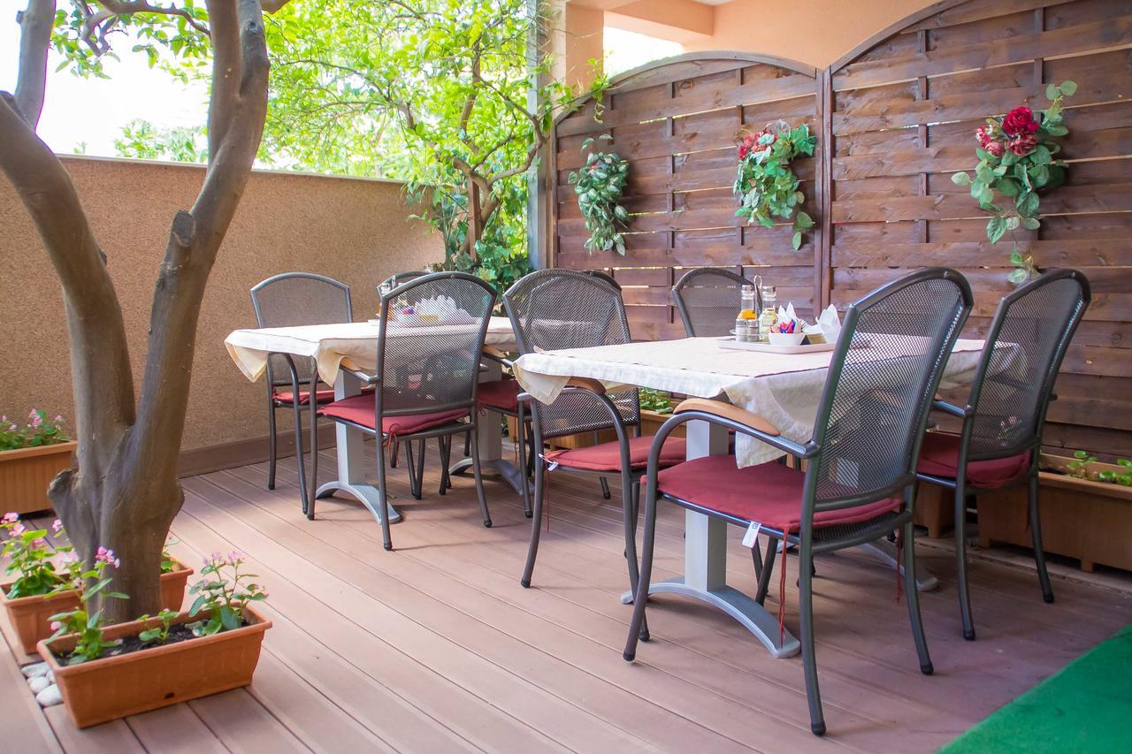 סופטאר Villa Midea מראה חיצוני תמונה